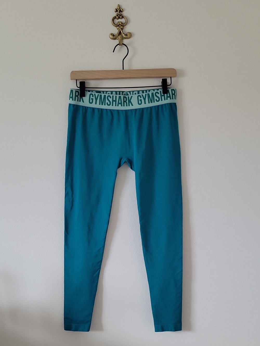 Gymshark Teal Seamless Flex Cropped Leggings Size Medium